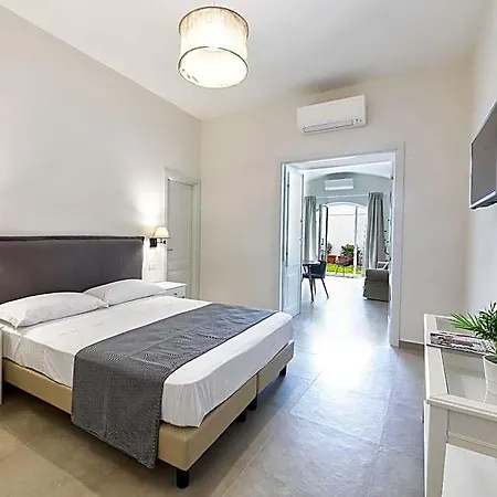 Bed & Breakfast Marina Garden 4*
