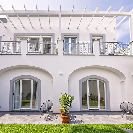 Marina Garden Bed & Breakfast 2*