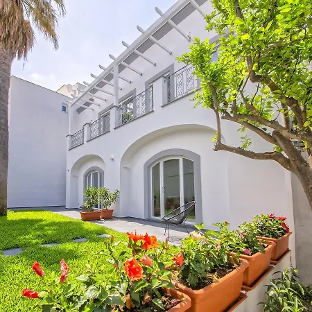 Marina Garden Bed & Breakfast 4*